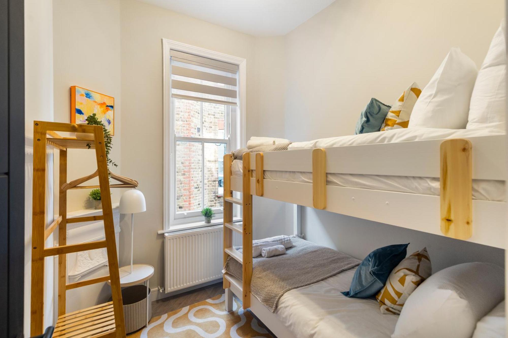 Luxury 3 Bedroom Flat 5 Min Walk To Maida Vale Tube Station * Londra
